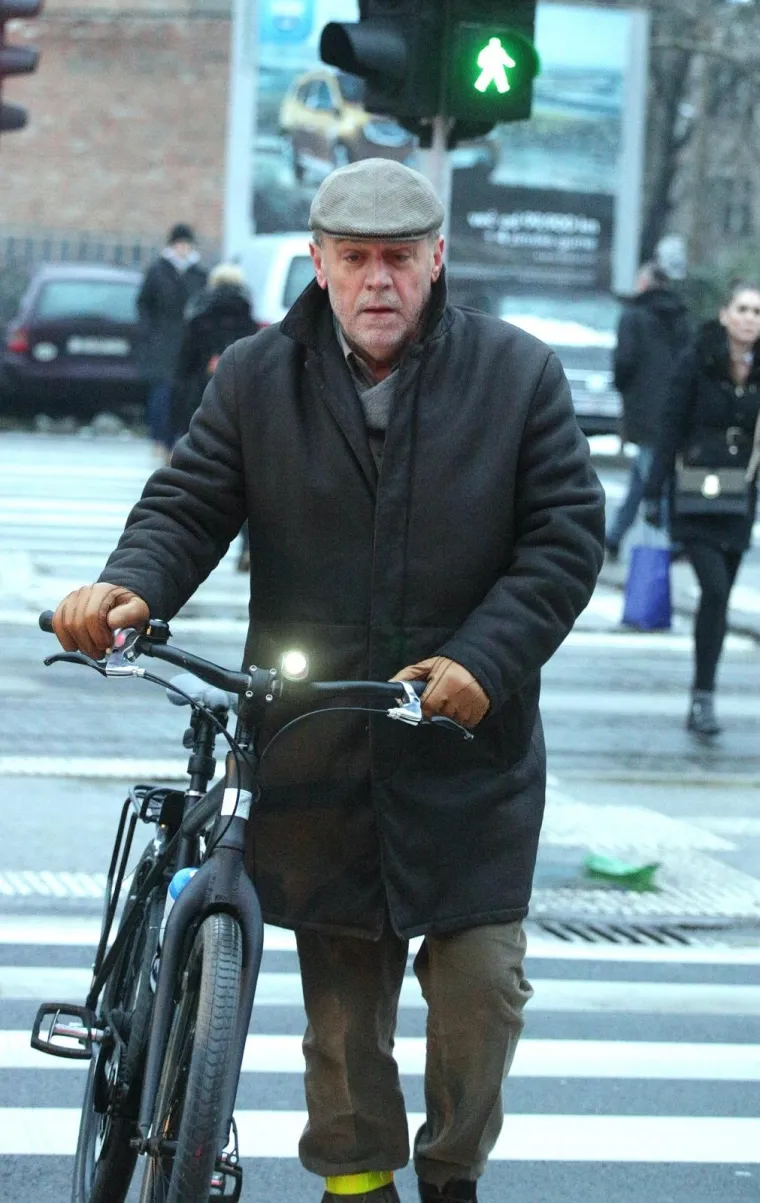 BANDIĆ BICIKLOM STIGAO NA POSAO: Zagrebački gradonačelnik obilježio 'Dan zimskog bicikliranja na posao'