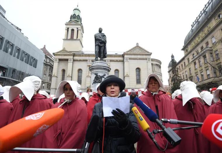 PROSVJED 'SLU&Scaron;KINJA' U ZAGREBU: Građani se okupili kako bi pritisli Vladu na ratifikaciju Istanbulske konvencije