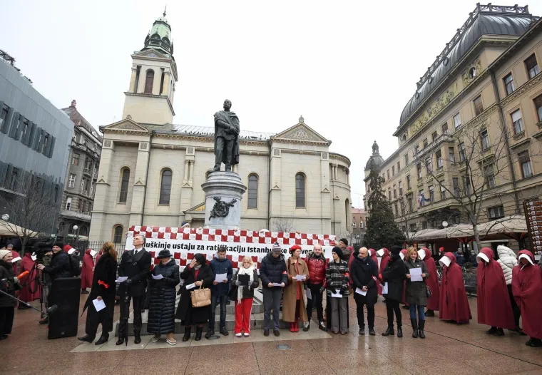 PROSVJED 'SLU&Scaron;KINJA' U ZAGREBU: Građani se okupili kako bi pritisli Vladu na ratifikaciju Istanbulske konvencije