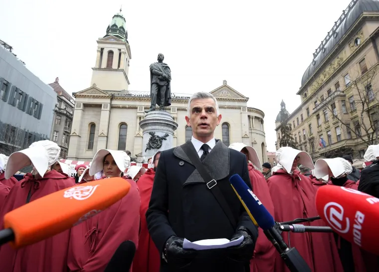 PROSVJED 'SLU&Scaron;KINJA' U ZAGREBU: Građani se okupili kako bi pritisli Vladu na ratifikaciju Istanbulske konvencije