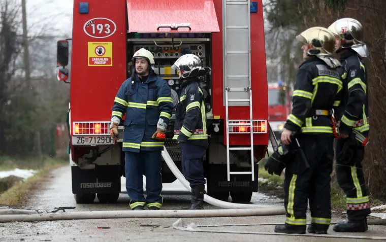 U selu Budenec izgorjela obiteljska kuća