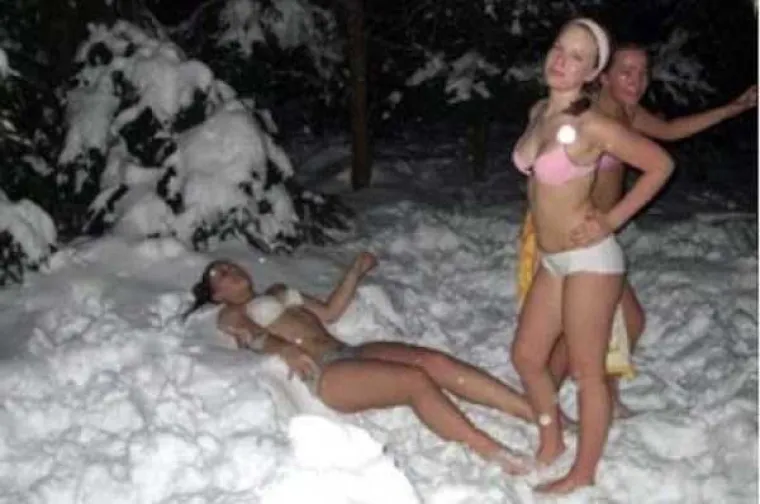 Danas smo u galeriji okupili osebujne djevojke koje nisu za svačiji ukus. One uživaju u životu punim plućima, a neke od načina na koje se zabavljaju pogledajte u nastavku.