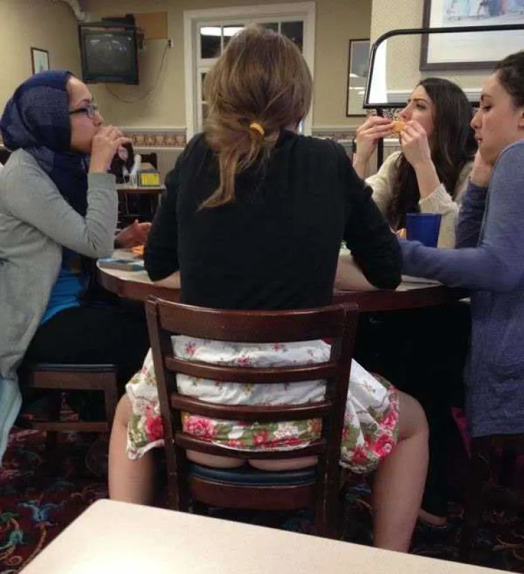 ONE ŽIVE ŽIVOT PUNIM PLUĆIMA: Potpuno se opustile i svojim pona&scaron;anjem &scaron;okirale konzervativce