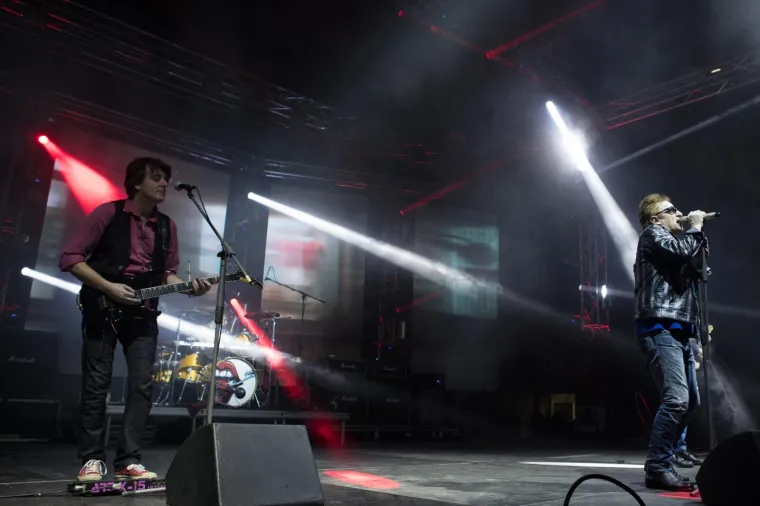 PRLJAVCI ODU&Scaron;EVILI OSJEČANE: Slavni dečki iz Dubrave započeli svjetsku turneju kojom slave 40 godina karijere