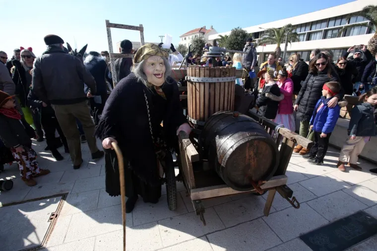 POKLADE DILJEM HRVATSKE: Počela sezona fa&scaron;nika, evo kako se zabavljalo od Nu&scaron;tra do Zagreba