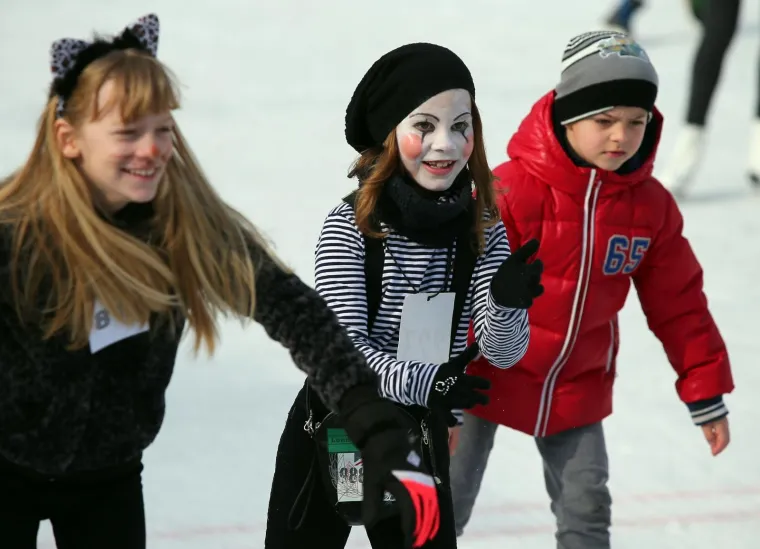 11.02.2018., Zagreb - 28. izdanje "Maskenbal na &Scaron;alati" privuklo je mno&scaron;tvo maskiranih roditelja i djece na klizanje