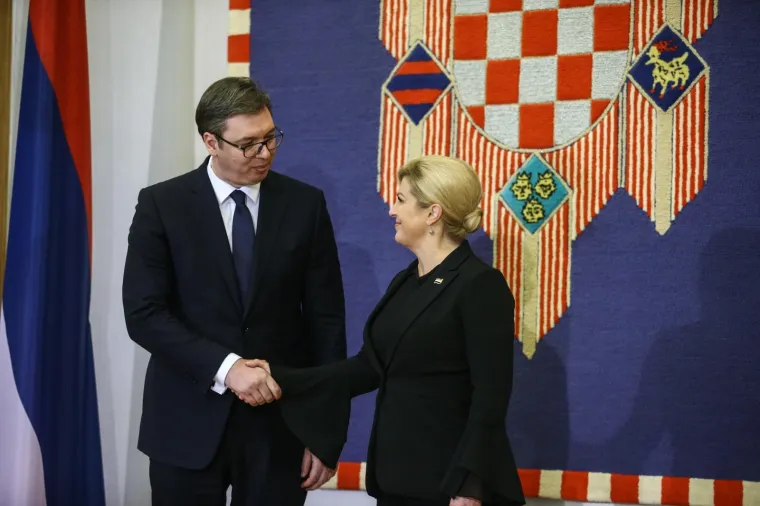 ALEKSANDAR VUČIĆ STIGAO U DUGOOČEKIVANI POSJET HRVATSKOJ: Na Pantovčaku ga dočekala predsjednica Grabar-Kitarović