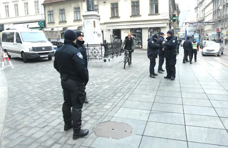 ZAGREB POD POLICIJSKOM OPSADOM: Jako osiguranje uoči dolaska Aleksandra Vučića