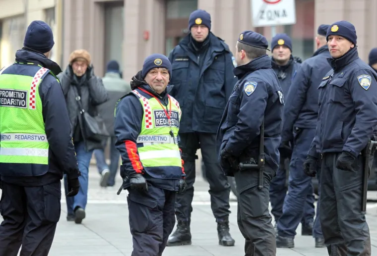 ZAGREB POD POLICIJSKOM OPSADOM: Jako osiguranje uoči dolaska Aleksandra Vučića