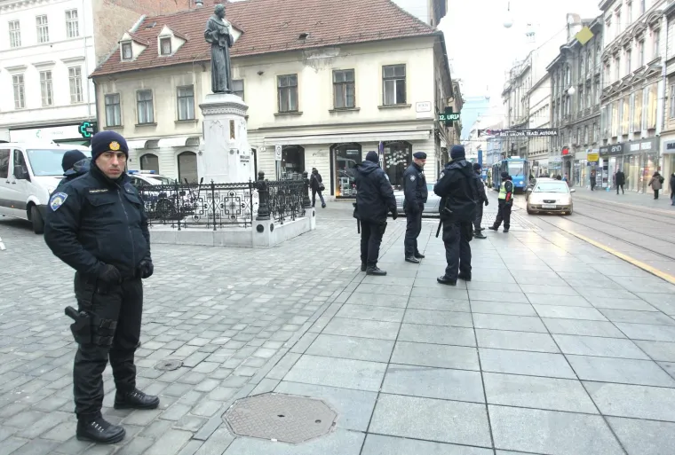 ZAGREB POD POLICIJSKOM OPSADOM: Jako osiguranje uoči dolaska Aleksandra Vučića