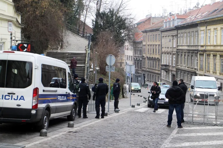 ZAGREB POD POLICIJSKOM OPSADOM: Jako osiguranje uoči dolaska Aleksandra Vučića