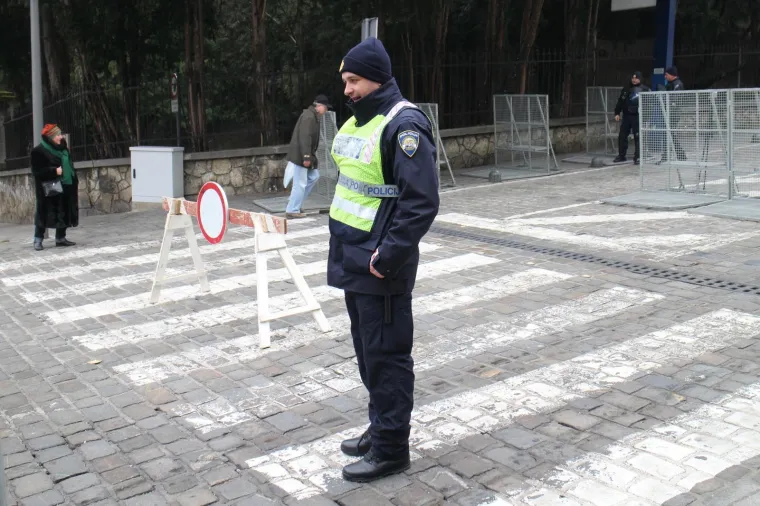 ZAGREB POD POLICIJSKOM OPSADOM: Jako osiguranje uoči dolaska Aleksandra Vučića