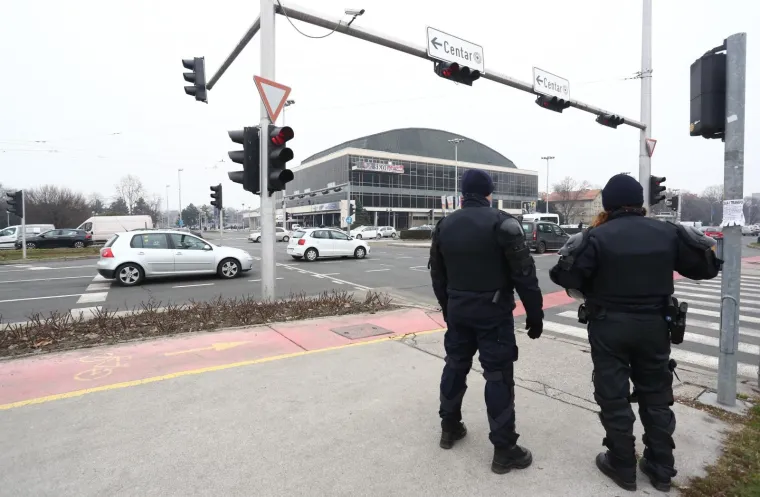 ZAGREB POD POLICIJSKOM OPSADOM: Jako osiguranje uoči dolaska Aleksandra Vučića