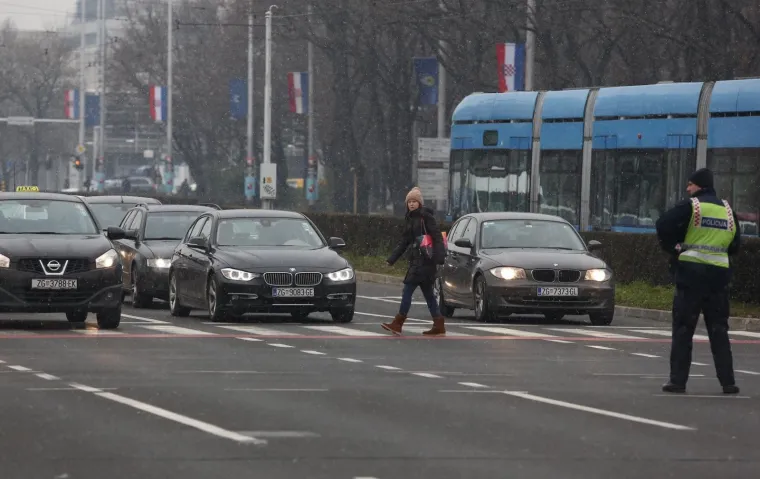 ZAGREB POD POLICIJSKOM OPSADOM: Jako osiguranje uoči dolaska Aleksandra Vučića