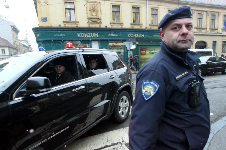 ZAGREB POD POLICIJSKOM OPSADOM: Jako osiguranje uoči dolaska Aleksandra Vučića