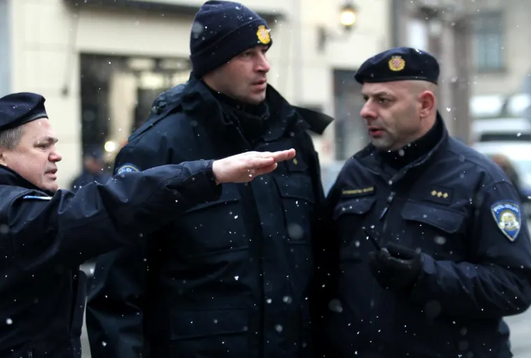 ZAGREB POD POLICIJSKOM OPSADOM: Jako osiguranje uoči dolaska Aleksandra Vučića