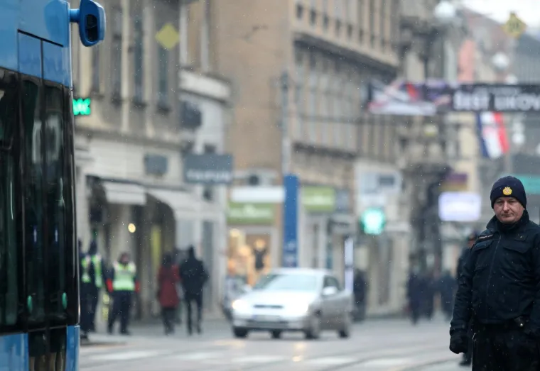 ZAGREB POD POLICIJSKOM OPSADOM: Jako osiguranje uoči dolaska Aleksandra Vučića