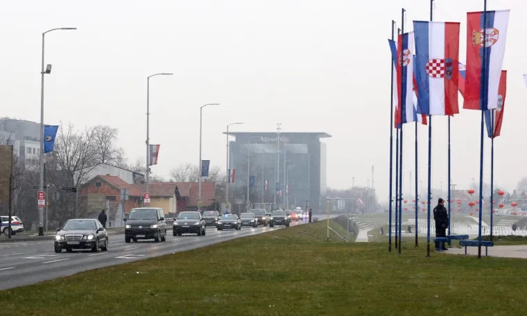 ZAGREB POD POLICIJSKOM OPSADOM: Jako osiguranje uoči dolaska Aleksandra Vučića