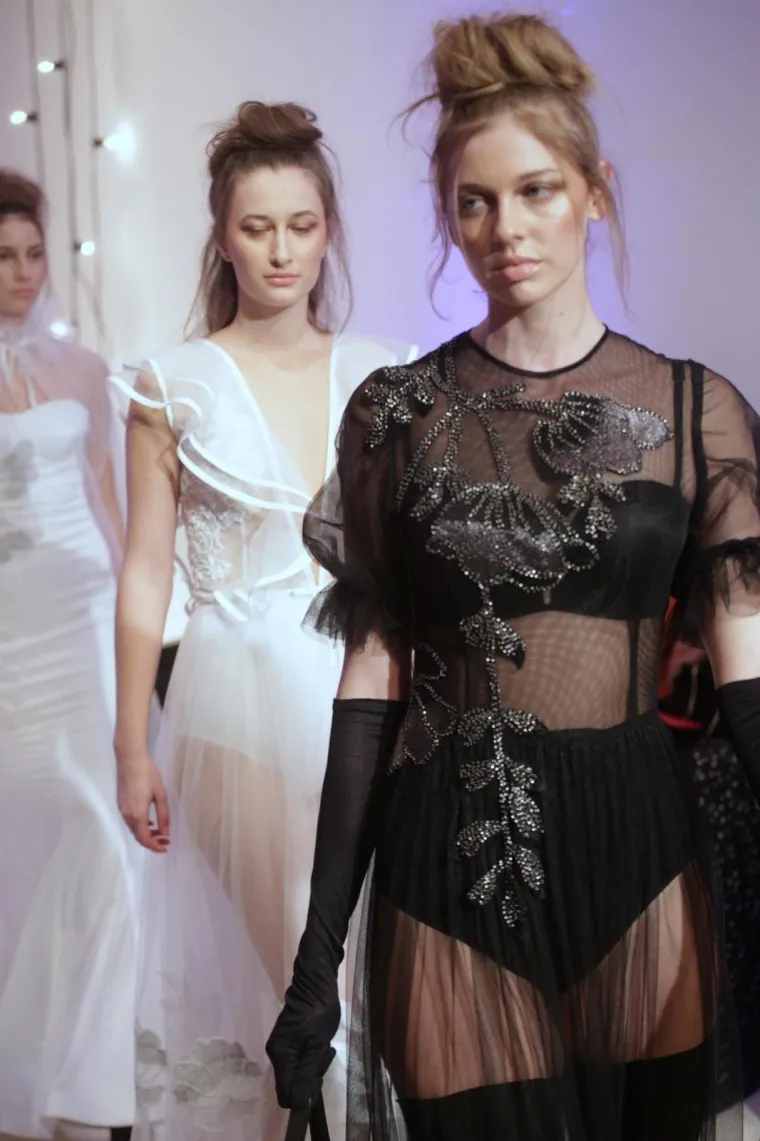 POZNATI SE POJAVILI NA REVIJI U CRNINI: Franka Batelić i Tatjana Jurić opasno konkurirale Jeleni Rozgi