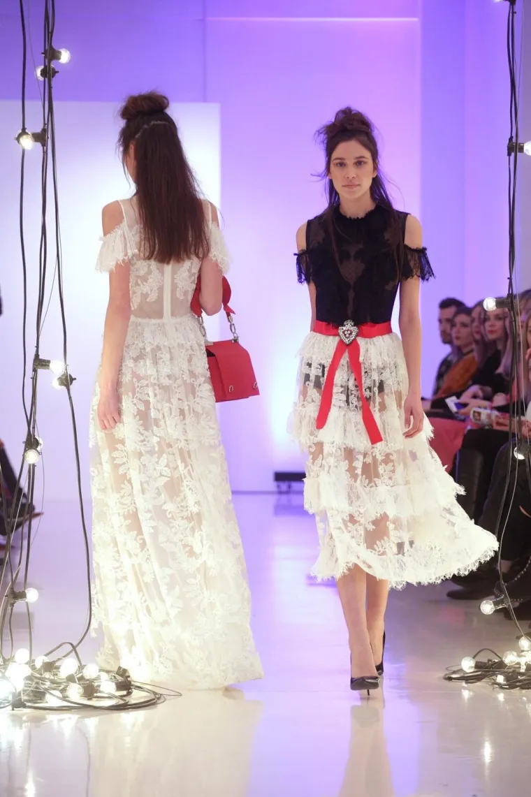 POZNATI SE POJAVILI NA REVIJI U CRNINI: Franka Batelić i Tatjana Jurić opasno konkurirale Jeleni Rozgi