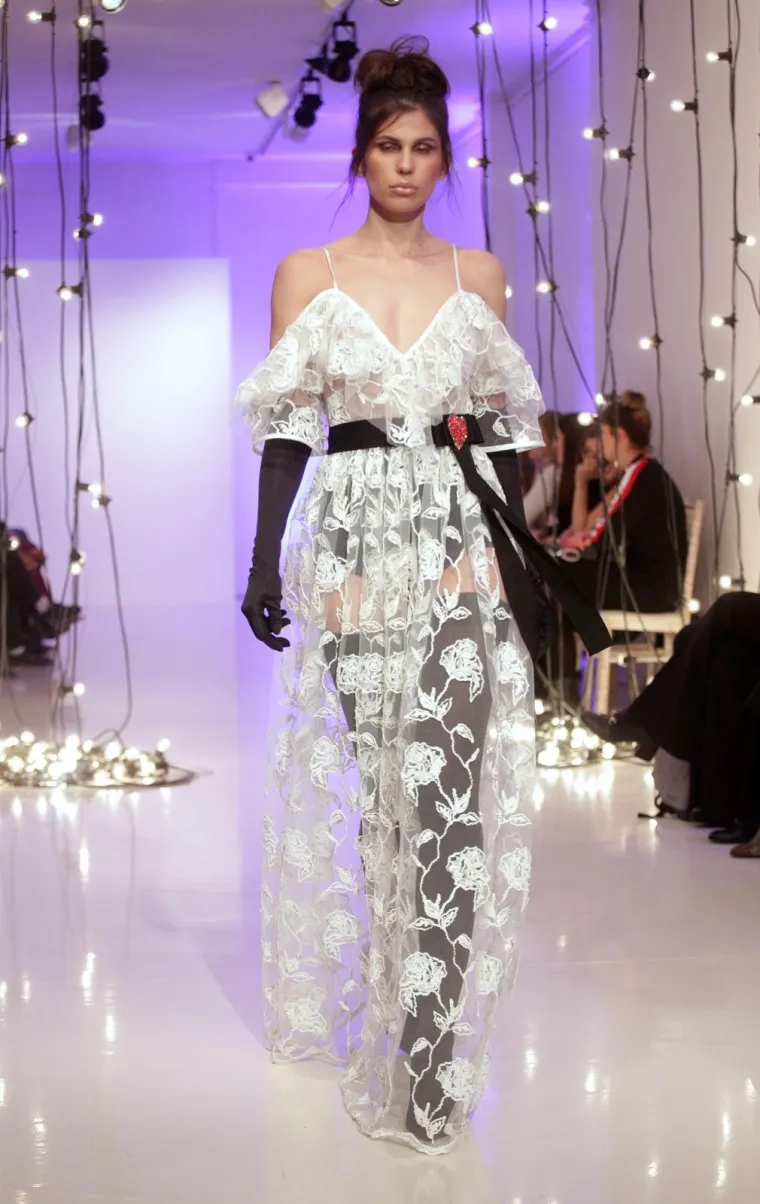 POZNATI SE POJAVILI NA REVIJI U CRNINI: Franka Batelić i Tatjana Jurić opasno konkurirale Jeleni Rozgi