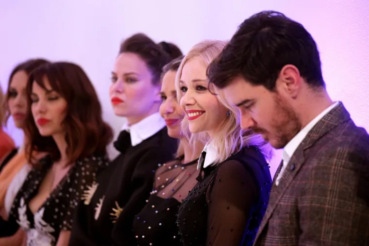 POZNATI SE POJAVILI NA REVIJI U CRNINI: Franka Batelić i Tatjana Jurić opasno konkurirale Jeleni Rozgi