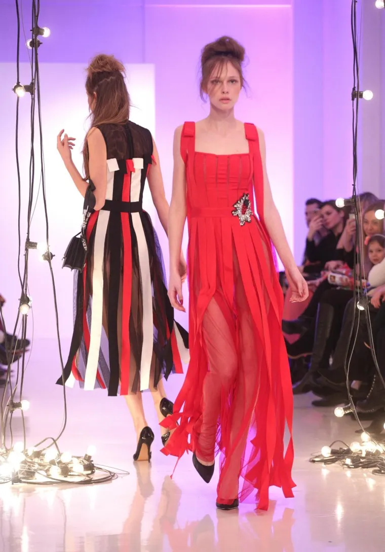 POZNATI SE POJAVILI NA REVIJI U CRNINI: Franka Batelić i Tatjana Jurić opasno konkurirale Jeleni Rozgi