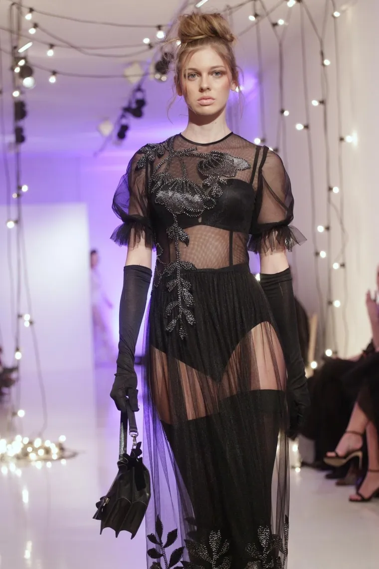 POZNATI SE POJAVILI NA REVIJI U CRNINI: Franka Batelić i Tatjana Jurić opasno konkurirale Jeleni Rozgi