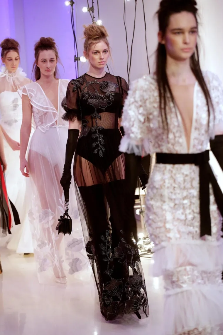 POZNATI SE POJAVILI NA REVIJI U CRNINI: Franka Batelić i Tatjana Jurić opasno konkurirale Jeleni Rozgi