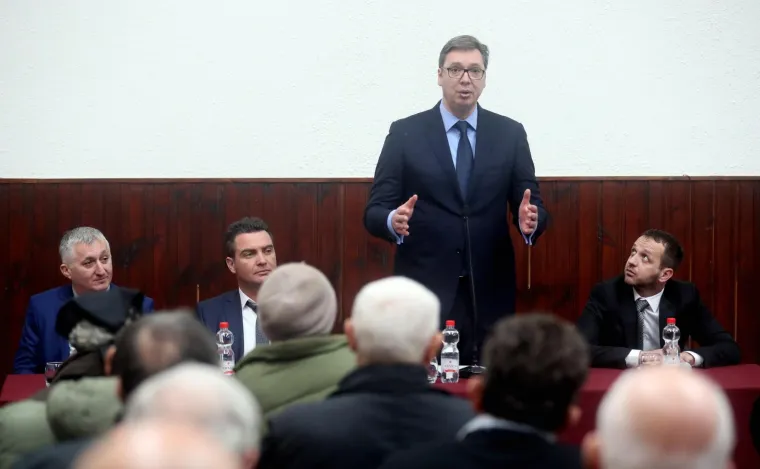 VUČIĆ U VRGINMOSTU: Djeca ga dočekala folklornom izvedbom