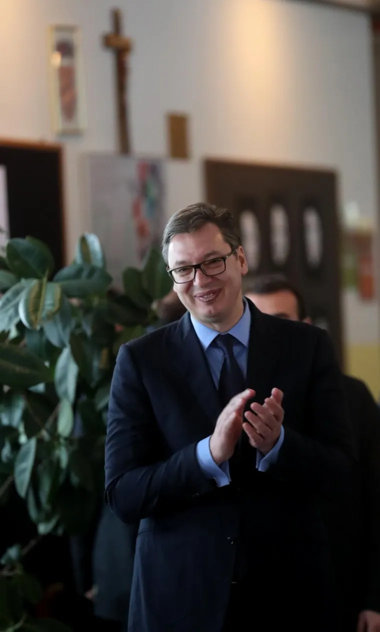 VUČIĆ U VRGINMOSTU: Djeca ga dočekala folklornom izvedbom