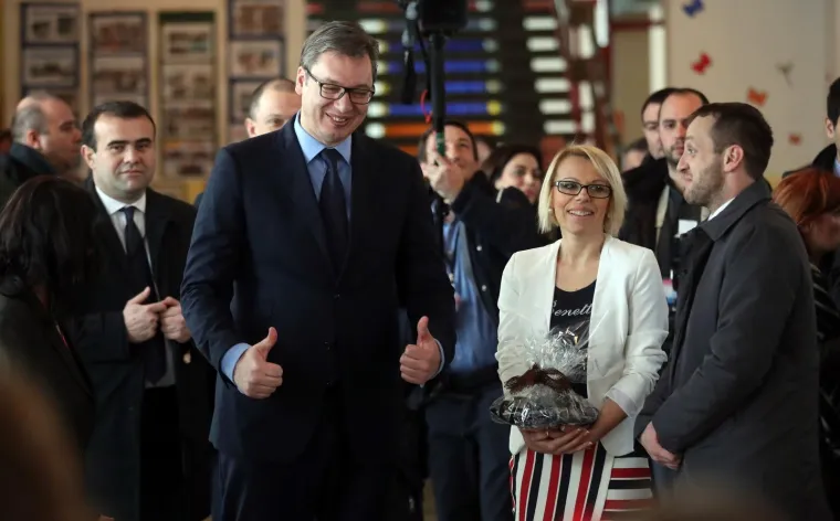 VUČIĆ U VRGINMOSTU: Djeca ga dočekala folklornom izvedbom