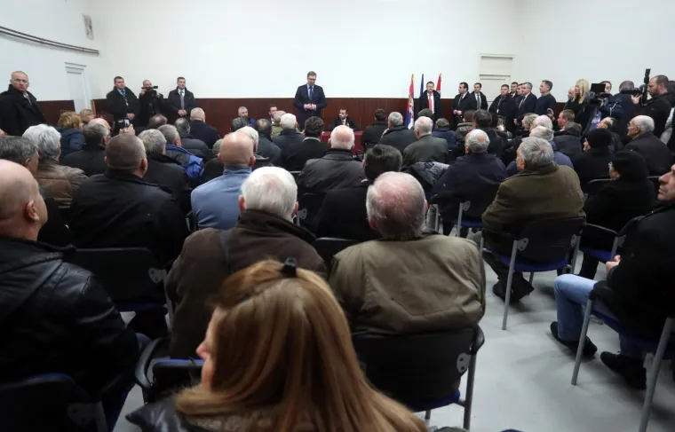 VUČIĆ U VRGINMOSTU: Djeca ga dočekala folklornom izvedbom