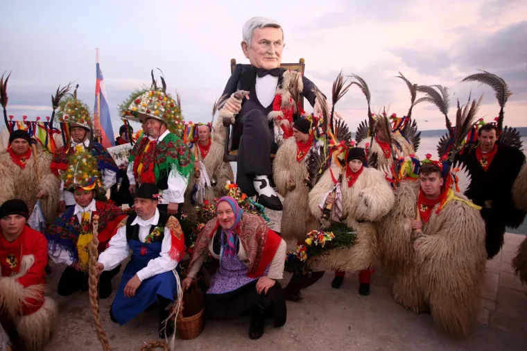 PROČITALI PRESUDU I SPALILI TODORIĆA: Krnjo u Kaštel Starom bio je Ivica, ali nisu zaboravili ni slikovnicu