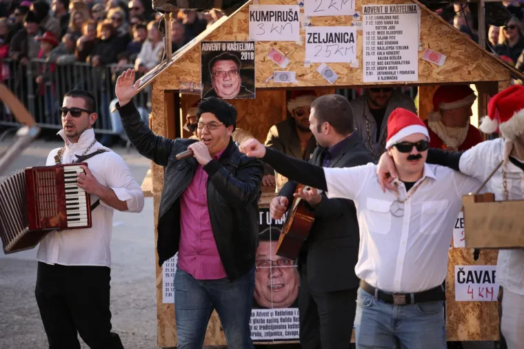 PROČITALI PRESUDU I SPALILI TODORIĆA: Krnjo u Ka&scaron;tel Starom bio je Ivica, ali nisu zaboravili ni slikovnicu