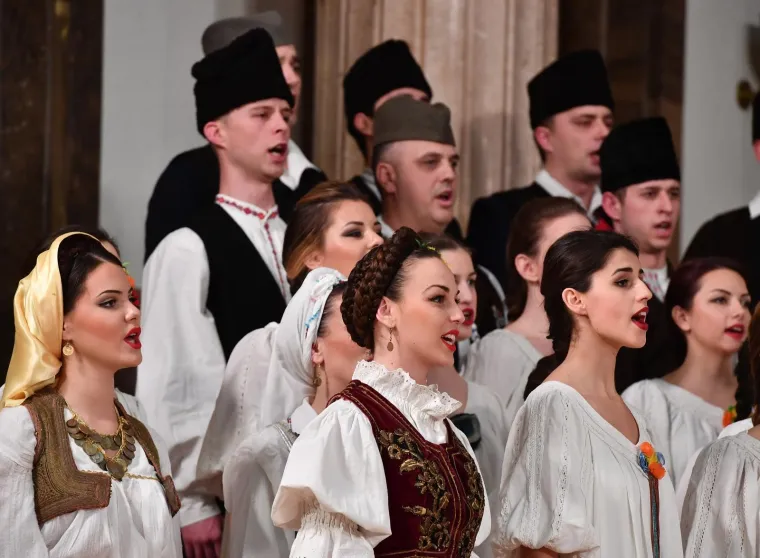 VUČIĆ SE VRATIO U BEOGRAD I URUČIO ODLIKOVANJA: Među odlikovanima je i zvijezda legendarne serije 'Bolji život'