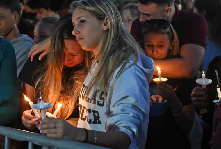 Građani odaju počast žrtvama jednog od najvećih &scaron;kolskih pokolja u američkoj povijesti