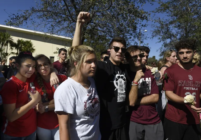 Građani odaju počast žrtvama jednog od najvećih &scaron;kolskih pokolja u američkoj povijesti