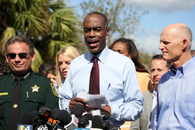 Građani odaju počast žrtvama jednog od najvećih &scaron;kolskih pokolja u američkoj povijesti