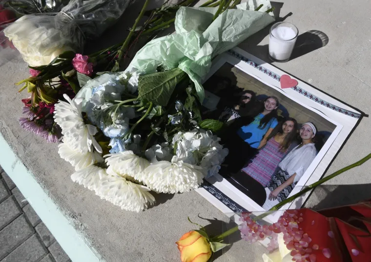 Građani odaju počast žrtvama jednog od najvećih &scaron;kolskih pokolja u američkoj povijesti