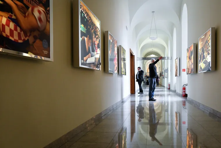 Novinarima nije bilo dopu&scaron;teno pratiti predstavljanje programa kandidata za rektora