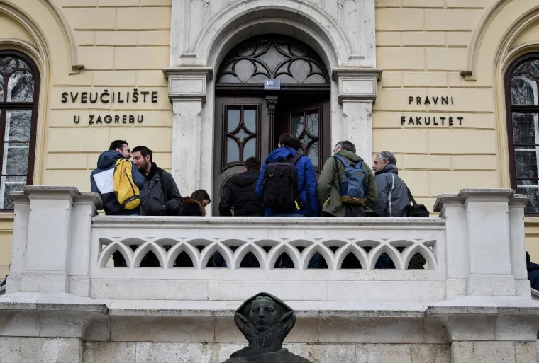 Novinarima nije bilo dopu&scaron;teno pratiti predstavljanje programa kandidata za rektora