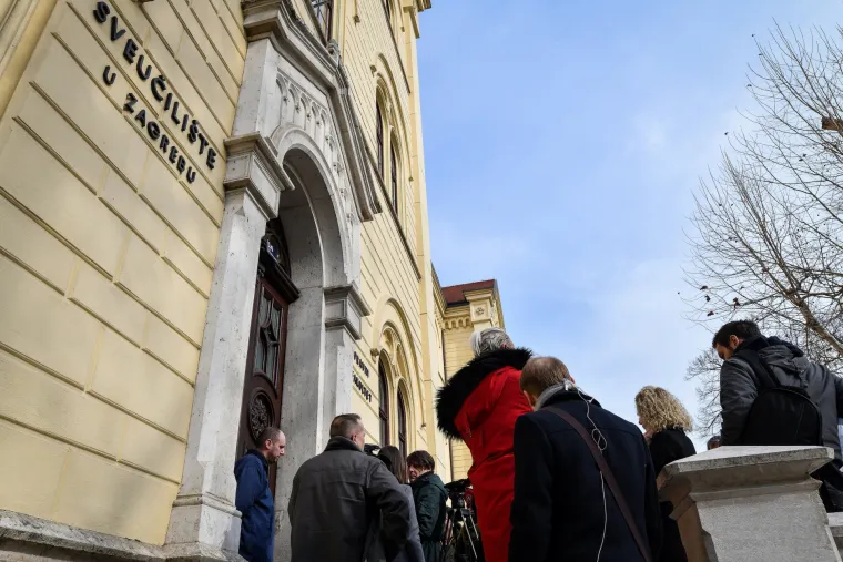 Novinarima nije bilo dopu&scaron;teno pratiti predstavljanje programa kandidata za rektora