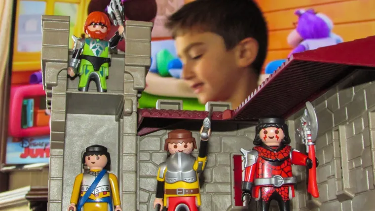 Osam igara koje možete igrati s djecom kako bi kućanske poslove učinili zabavnima