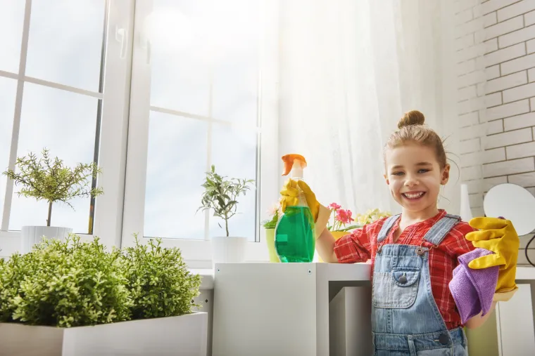 Osam igara koje možete igrati s djecom kako bi kućanske poslove učinili zabavnima