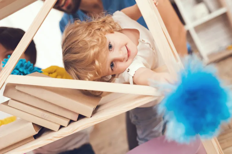 Osam igara koje možete igrati s djecom kako bi kućanske poslove učinili zabavnima