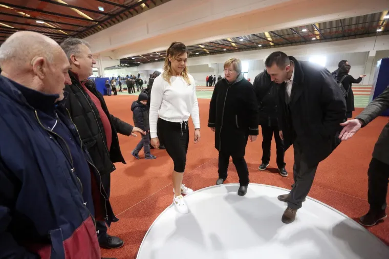 POVIJESNI DAN ZA METROPOLU: Sandra Perković i Stipe Žunić otvorili atletsku dvoranu na Zagrebačkom velesajmu