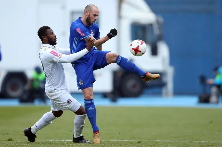 NAJVEĆI HRVATSKI DERBI: Ovako je izgledala rovovska bitka na Maksimiru