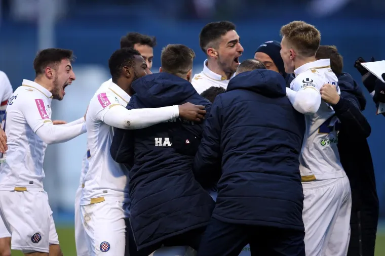 NAJVEĆI HRVATSKI DERBI: Ovako je izgledala rovovska bitka na Maksimiru