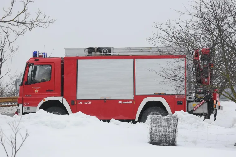 Teretni vlak usmrtio mladi par u automobilu